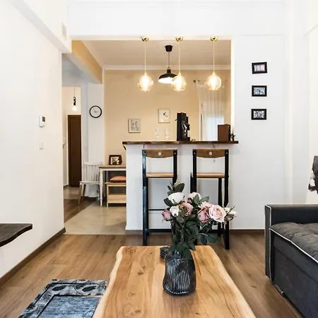 Luxury Centre With Balcony * סלוניקי